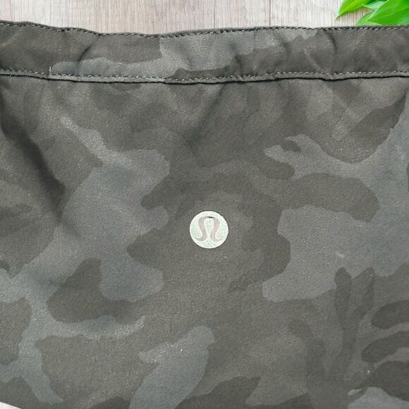 Lululemon Womens Pack It Up Jacket Size 6 Camo W4AVRS - Picture 4 of 7